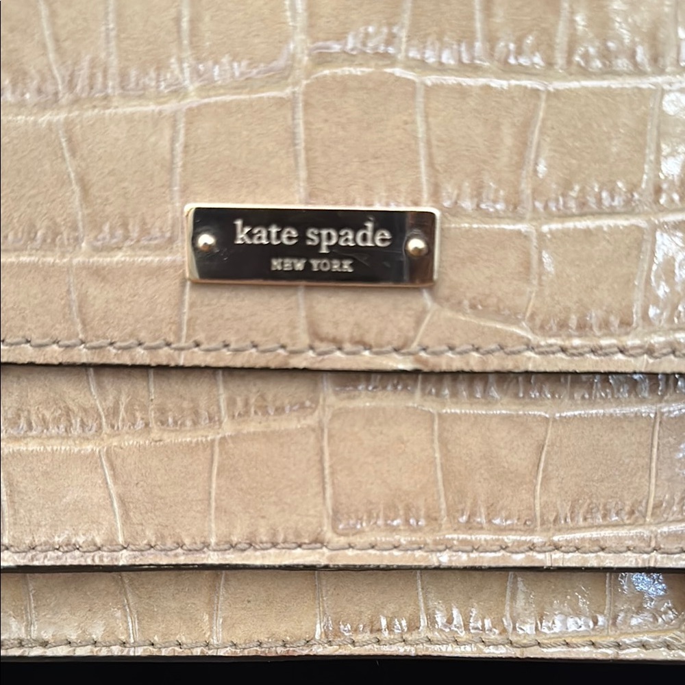 Kate Spade croc embossed leather Tan Crossbody Bag with Flap Closure - Picture 2 of 14